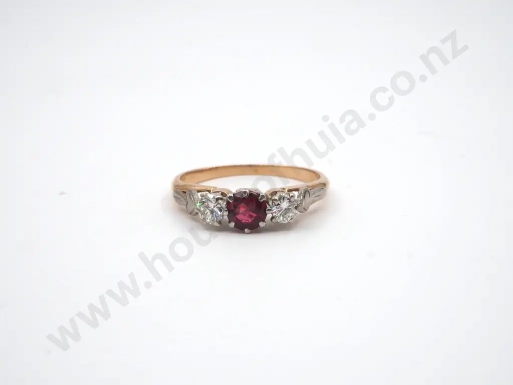 18ct Gold & Diamond Ring w Red Central Stone Image 1++