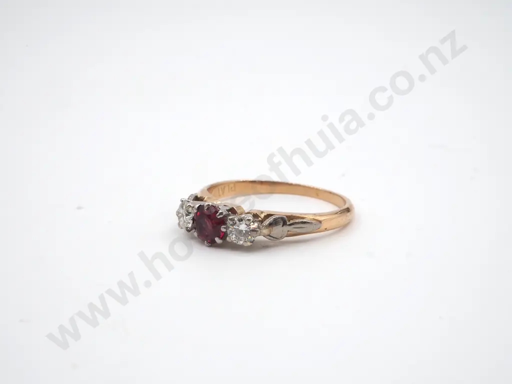 18ct Gold & Diamond Ring w Red Central Stone Image 1++