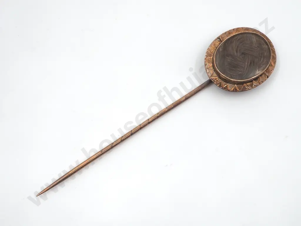 Antique Mourning Stick Pin in 9ct Gold Image 1++