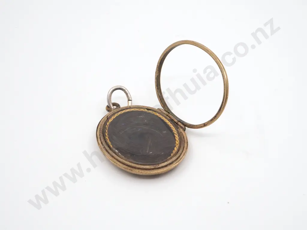 Gold Fronted Victorian Mourning Pendant "In Memory Of" Image 1++