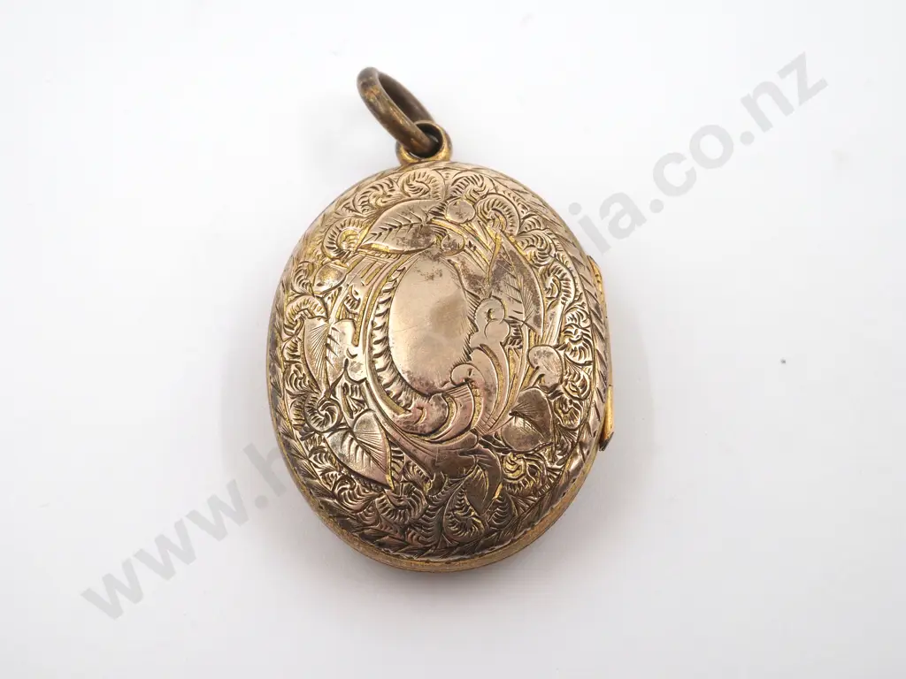9ct Gold & Enamel Locket. "In Memory Of" In Black Garter  Image 1++