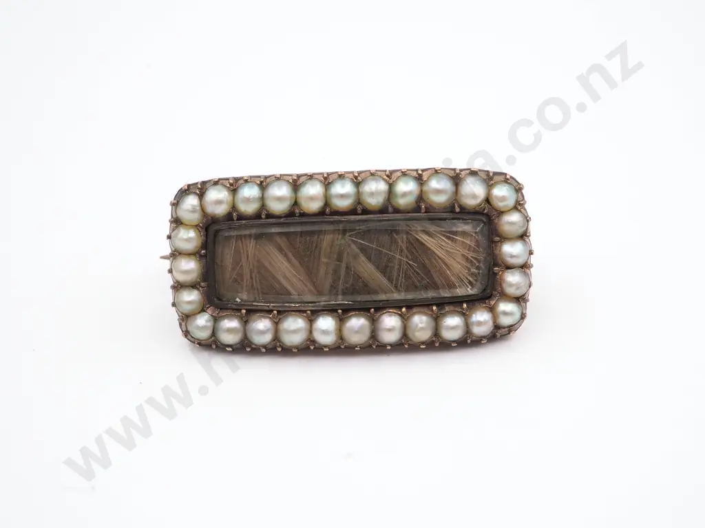 Antique Mourning Brooch w Pearl Surround in 9ct Gold Image 1++