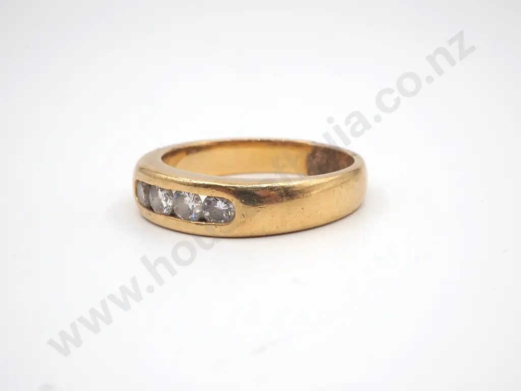 18ct Gold Four Diamond Ring Image 1++
