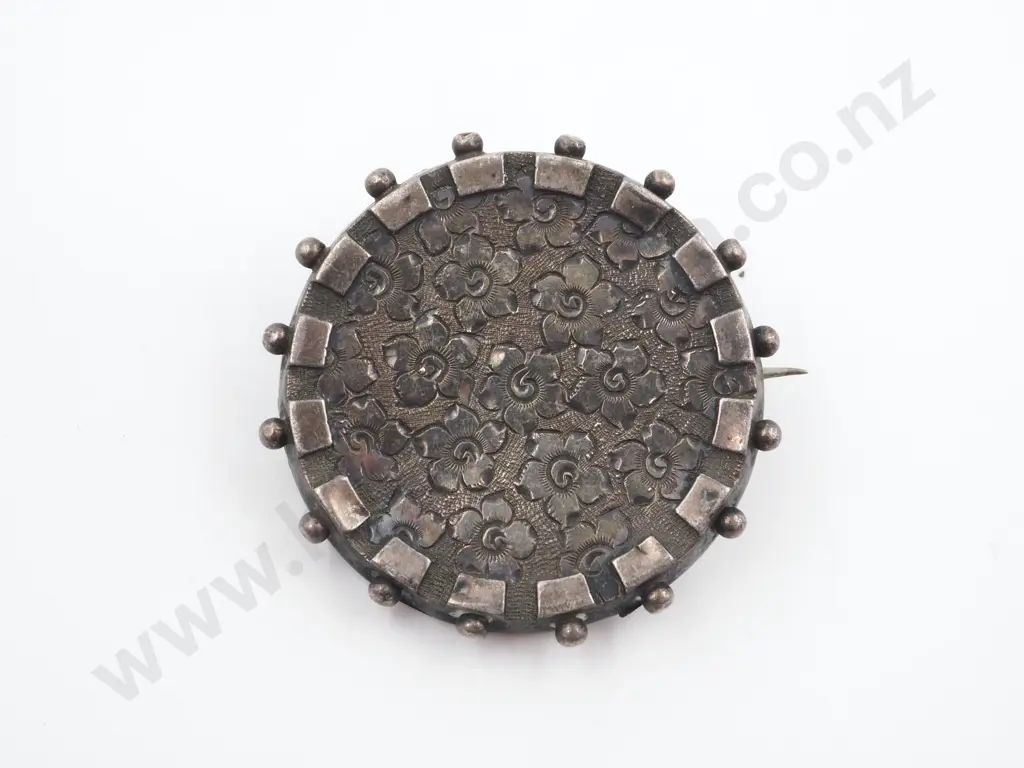 Antique Sterling Silver Brooch With All Over  Flora Engraving Image 1++