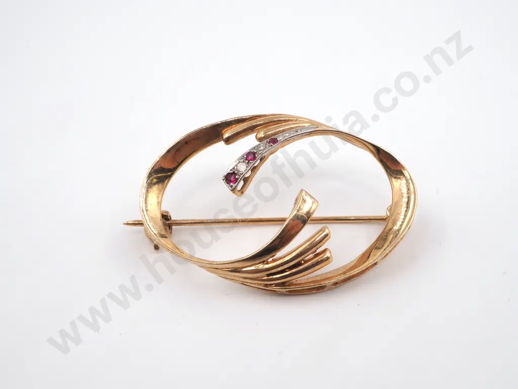 Vintage 9ct Gold Diamond & Ruby Brooch Image 1++