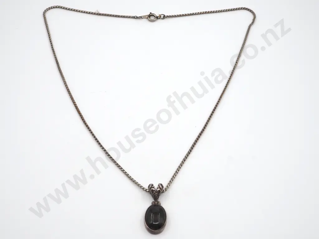 Vintage Sterling Silver Oval Agate Pendant On Chain Image 1++