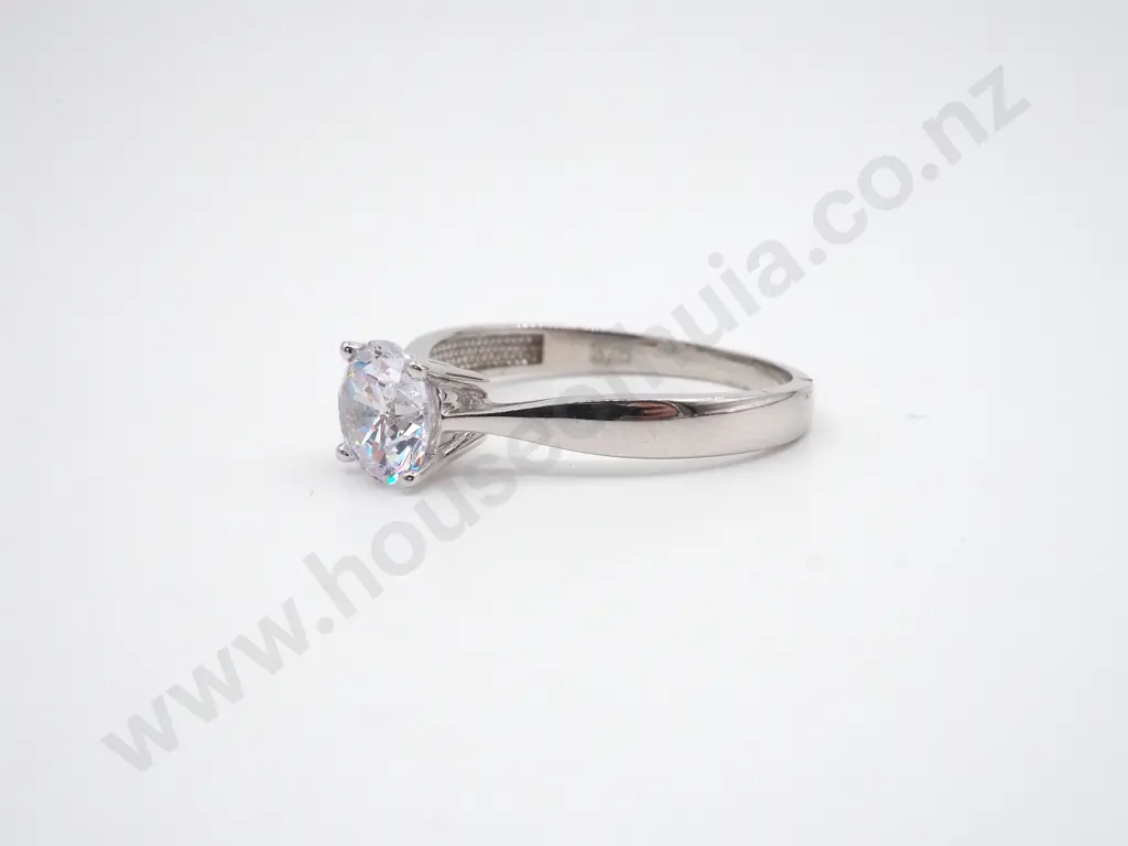 9ct White Gold & CZ Solitaire Ring Image 1++