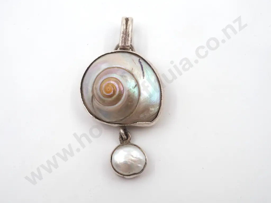 Mother Of Pearl Shell Pendant Set In Sterling Silver  Image 1++