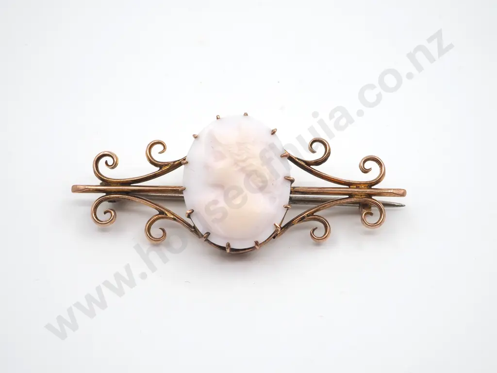 Antique 9ct Gold Cameo Brooch Image 1++