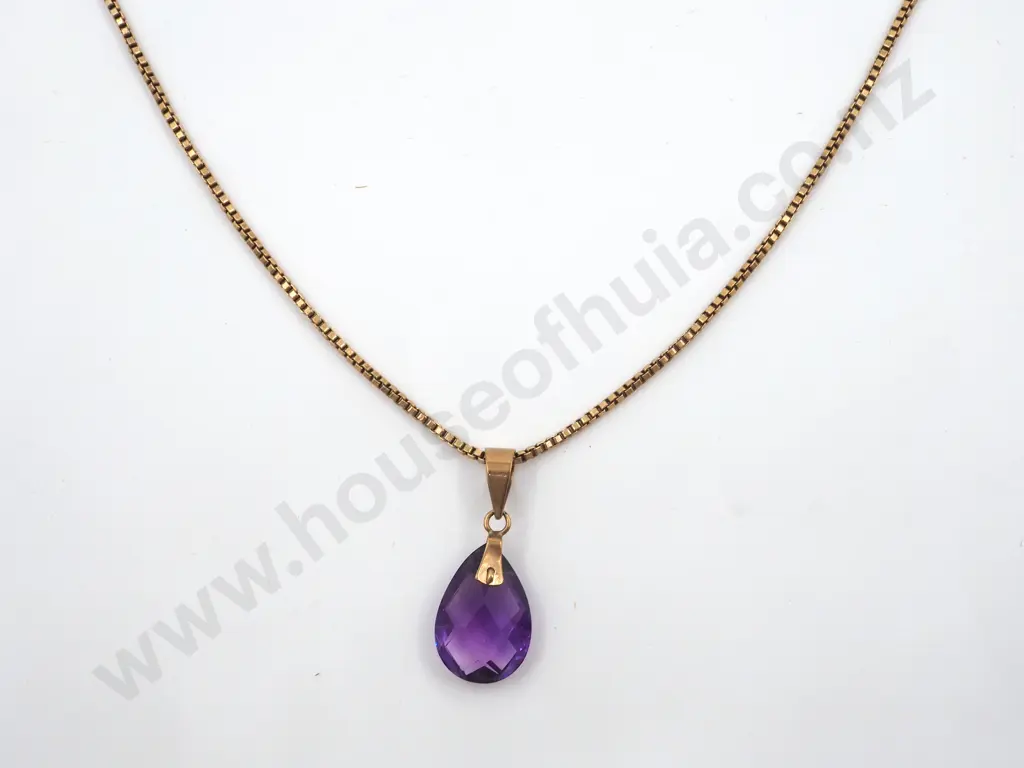 Oval Facetted Amethyst On a 9ct Box Link Chain Image 1++