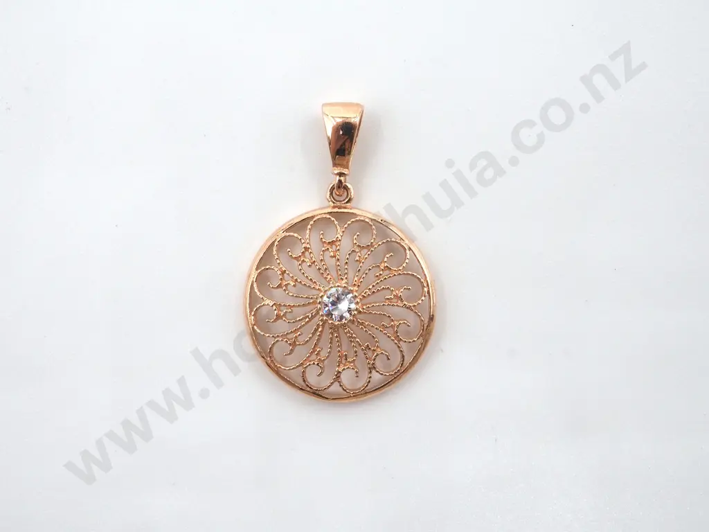 9ct Yellow Gold & CZ Swirl Filigree Pendant Image 1++