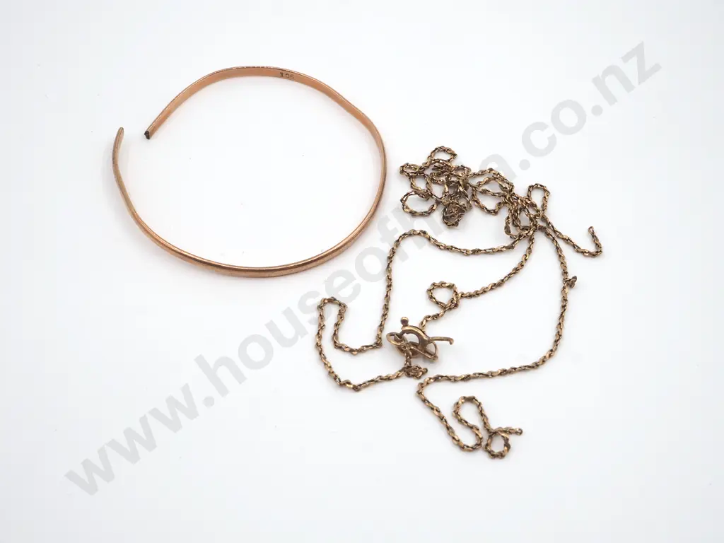 Two A/F 9ct Gold Items - Baby Bangles & Necklace Image 1++