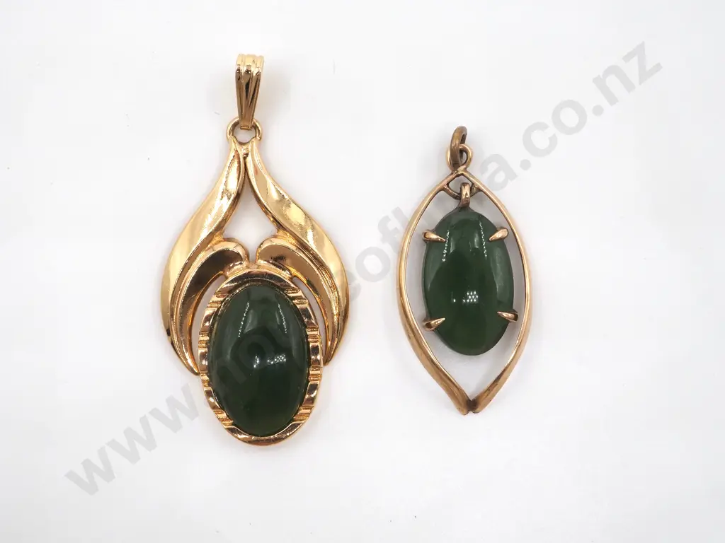 Gold & Greenstone Pendant Image 1++