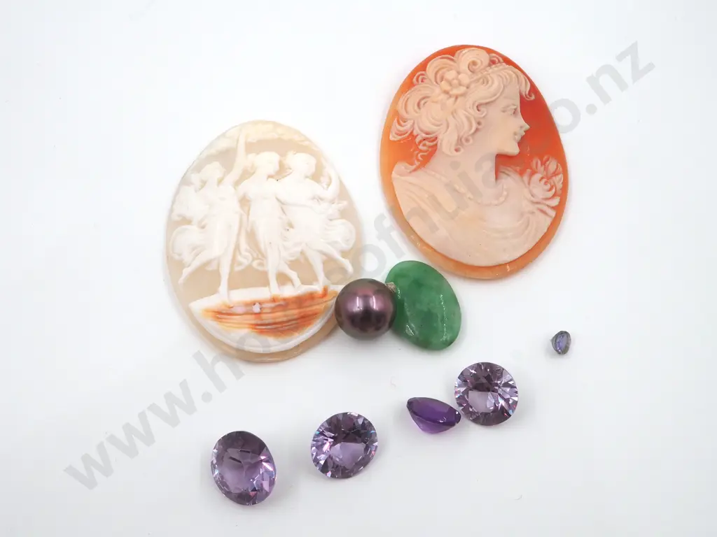 Assorted Loose Gemstones & Cameos Image 1++