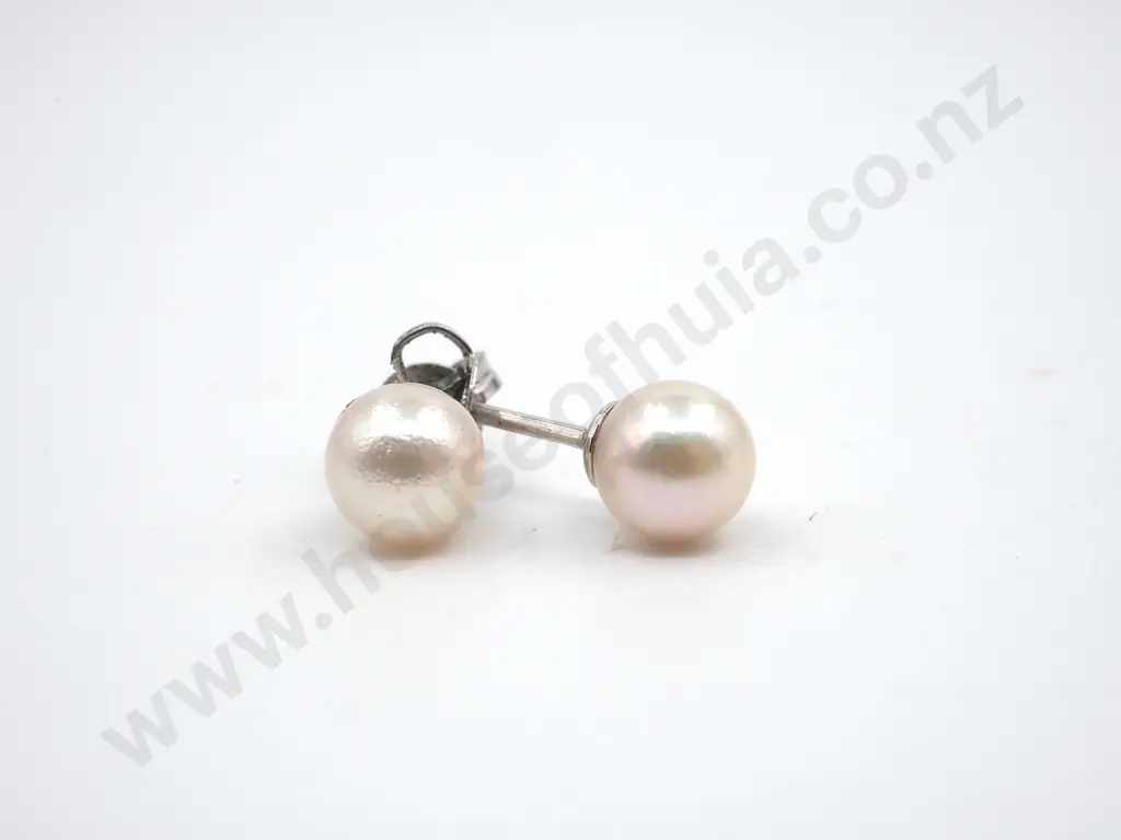 Pair Of Sterling Silver & Pearl Earrings Image 1++