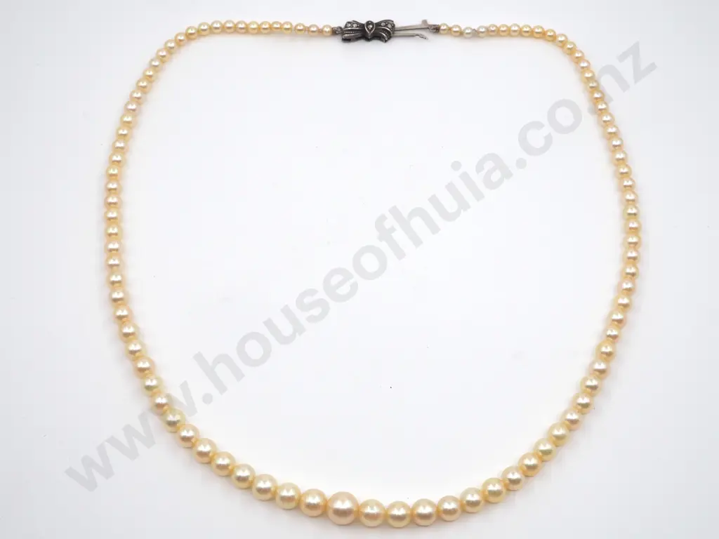 Vintage Graduated Cultured Pearl Necklace w Sterling Silver & Marcasite Clasp Image 1++