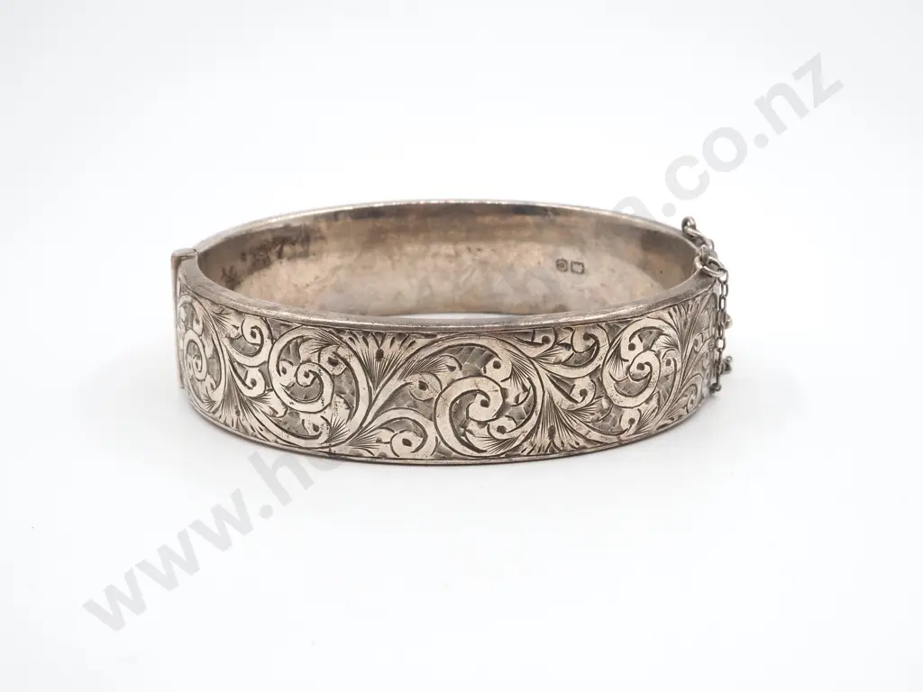 Heavy Vintage Snap Bangle With Engraved Front Image 1++