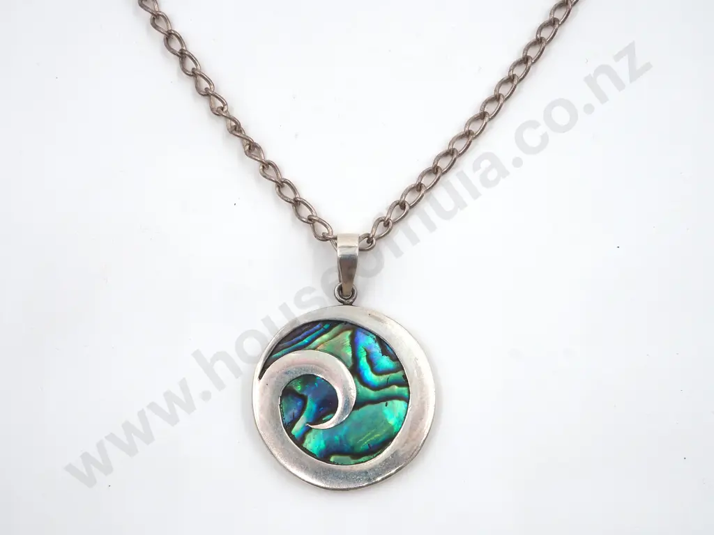 Sterling Silver & Paua Shell Circular Pendant On  A Cable Link Chain Image 1++