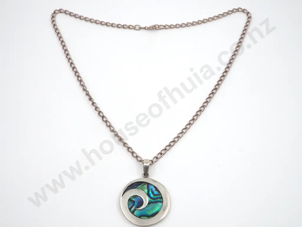 Sterling Silver & Paua Shell Circular Pendant On  A Cable Link Chain Image 1++