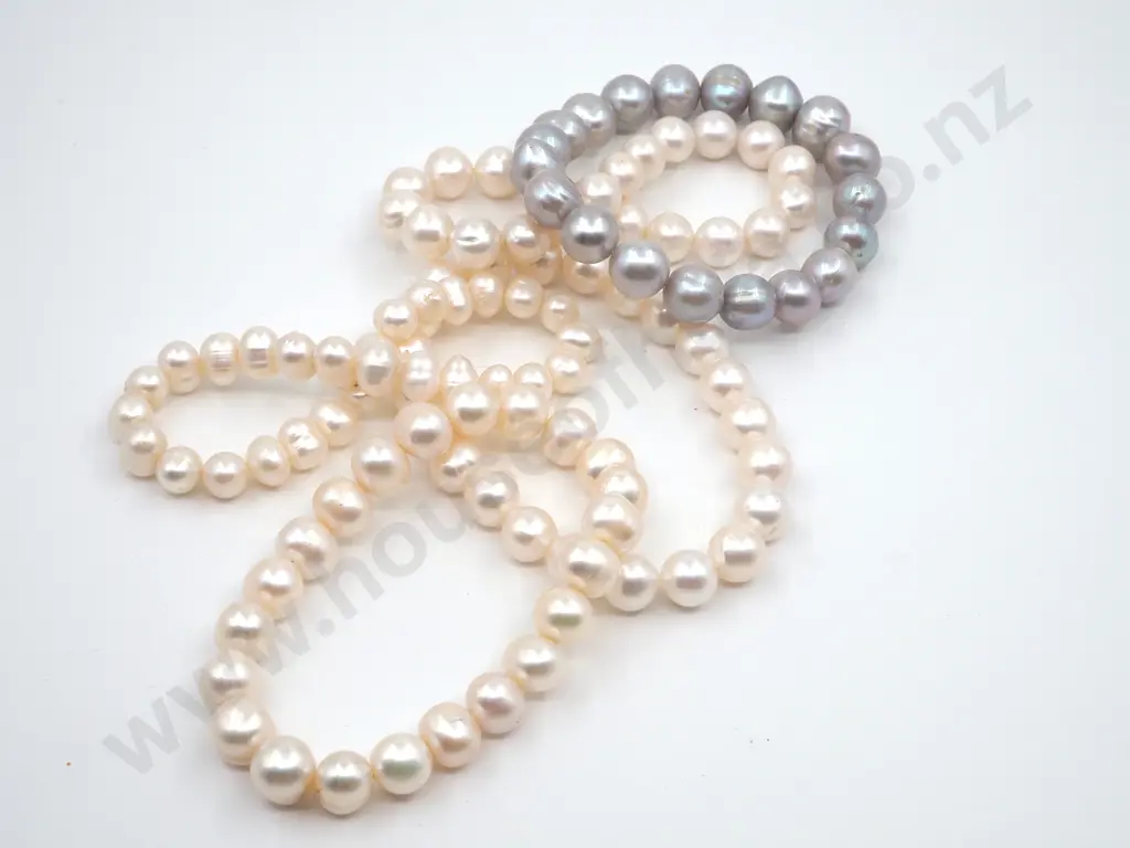 Five Elasticized Pearl Bracets. One Blue/Grey In Colour  Image 1++