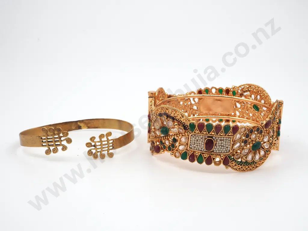 Indian Style Bracelet Inset with Coloured Stones & Base Metal  Gold Coloured Bracelet Image 1++