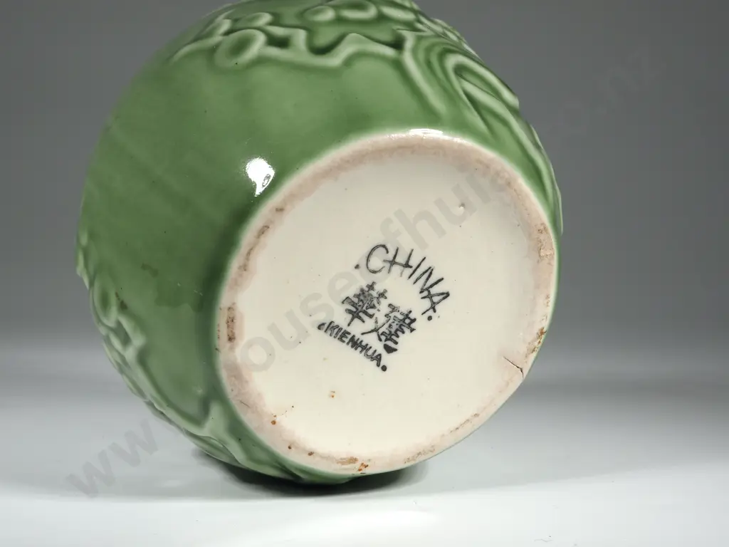 Crown Lynn Apple Green Ginger Jar w Moulded Apple Blossom Decoration Image 1++