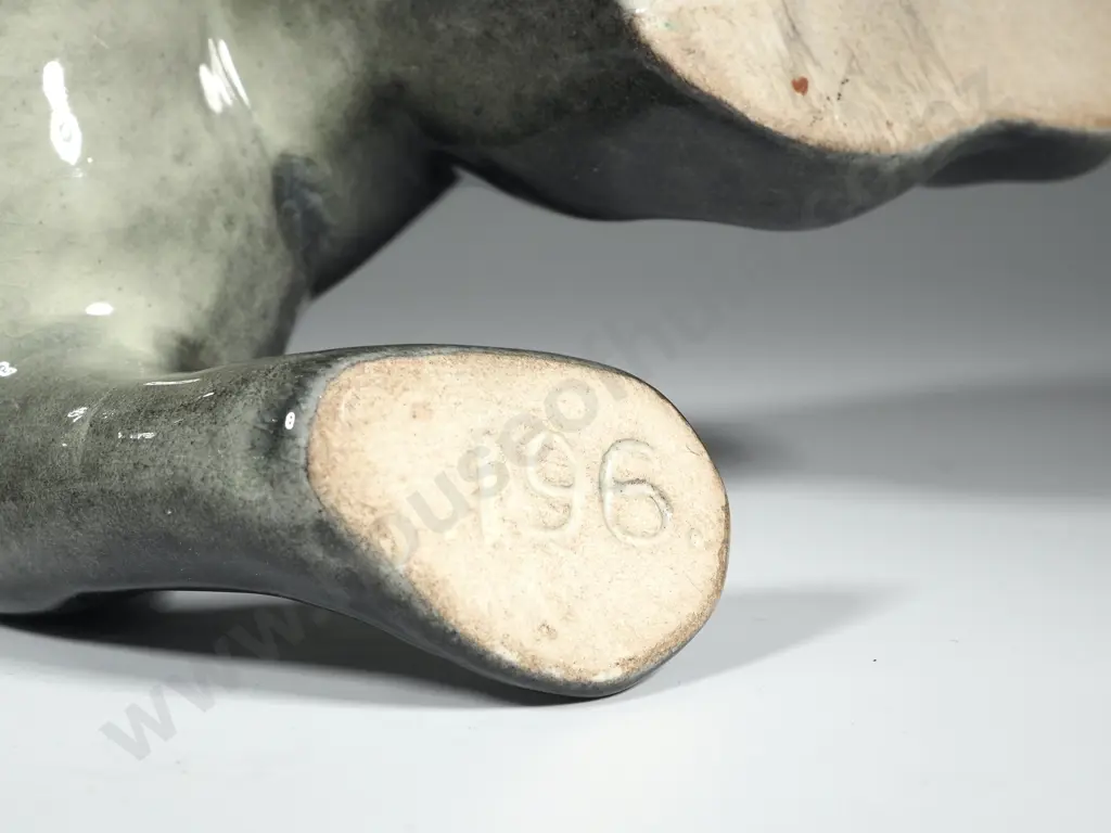 Crown Lynn Dog. Impressed Number 196. Dog Scratching Ear  Image 1++