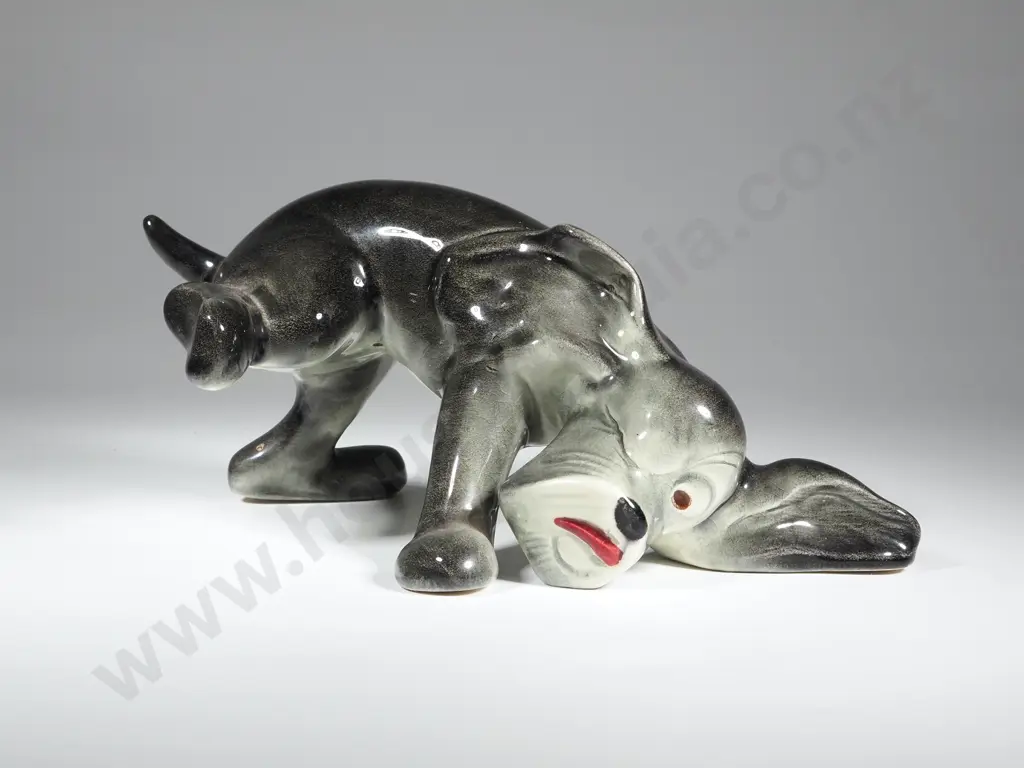 Crown Lynn Dog. Impressed Number 196. Dog Scratching Ear  Image 1++