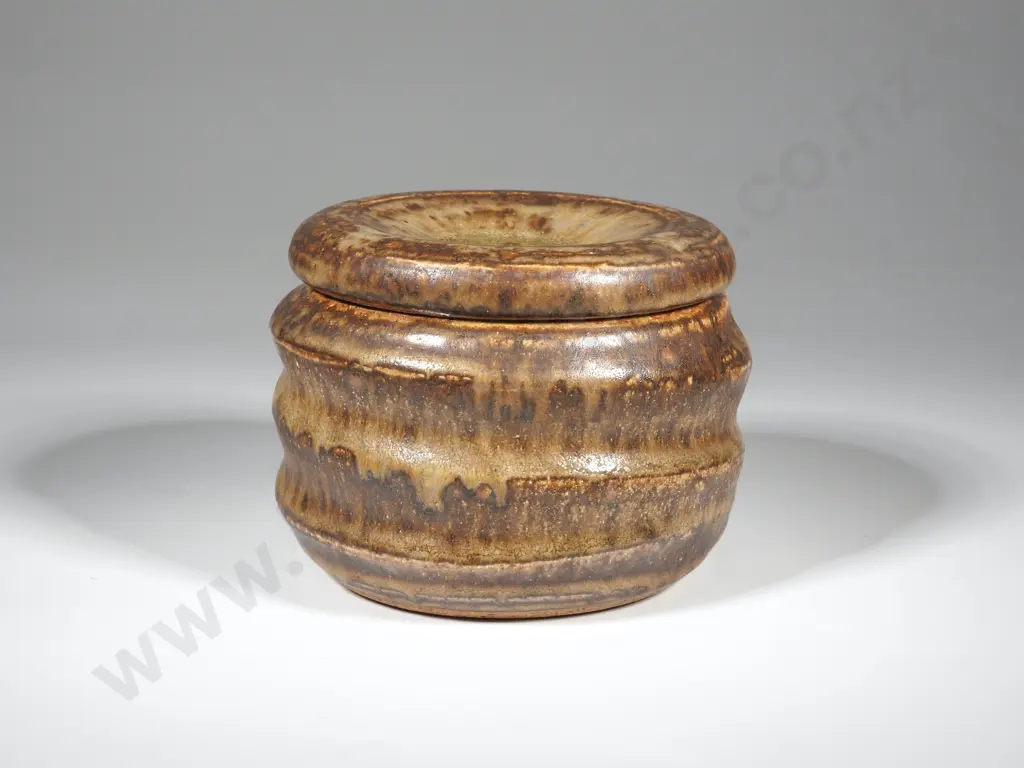 NZ Pottery Lidded Bowl With Corrugated Sides & Brown/ Beige Glaze. The Interior Celadon Glazed  Image 1++