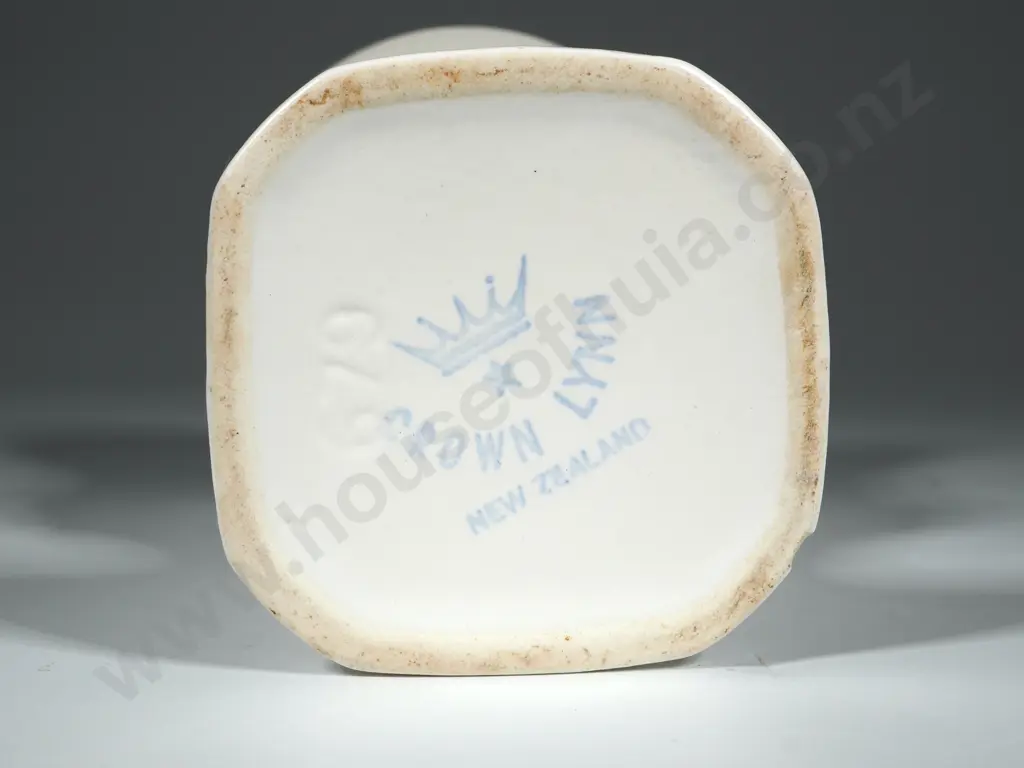 Small Crown Lynn Urn Shaped VaseWith Shell Ears, Embossed No 679 Image 1++