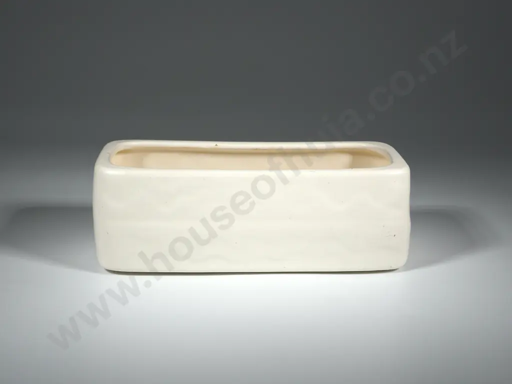 A Crown Lynn trough vase, Slip Cast Ceramic. Impressed Shape Number 508-7 Image 1++