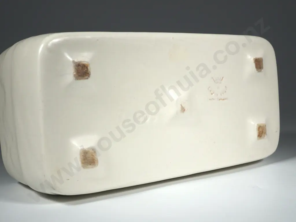 A Crown Lynn trough vase, Slip Cast Ceramic. Impressed Shape Number 508-7 Image 1++