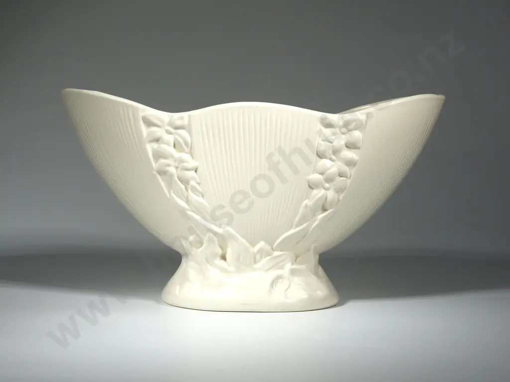 Crown Lynn Flower Stripe Mantle Vase. Printed Mark & Impressed No. 553 Image 1++