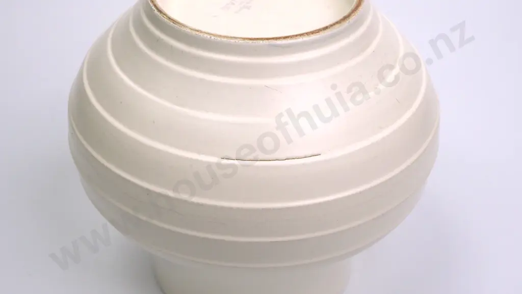 Ernest Shufflebotham for Crown Lynn Medium  Hand Potted Vase Image 1++