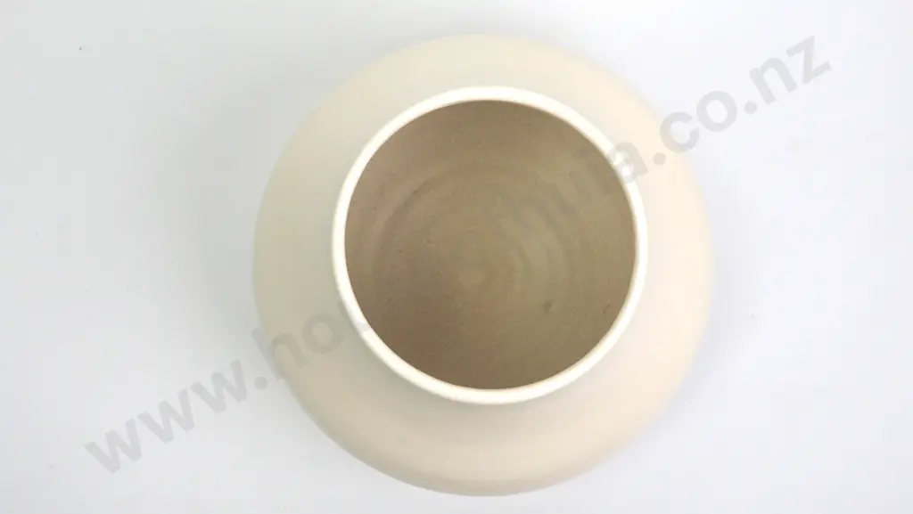 Ernest Shufflebotham for Crown Lynn Medium  Hand Potted Vase Image 1++