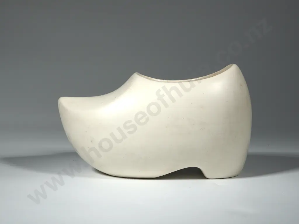 Cream 515 Crown Lyn Slip Cast Clog Vase/Planter Image 1++