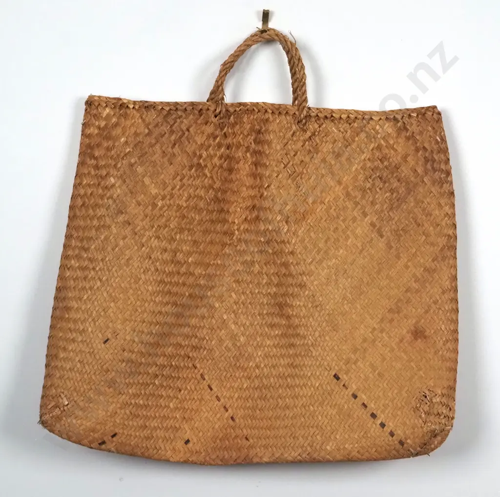 Vintage Large Kete  Image 1++