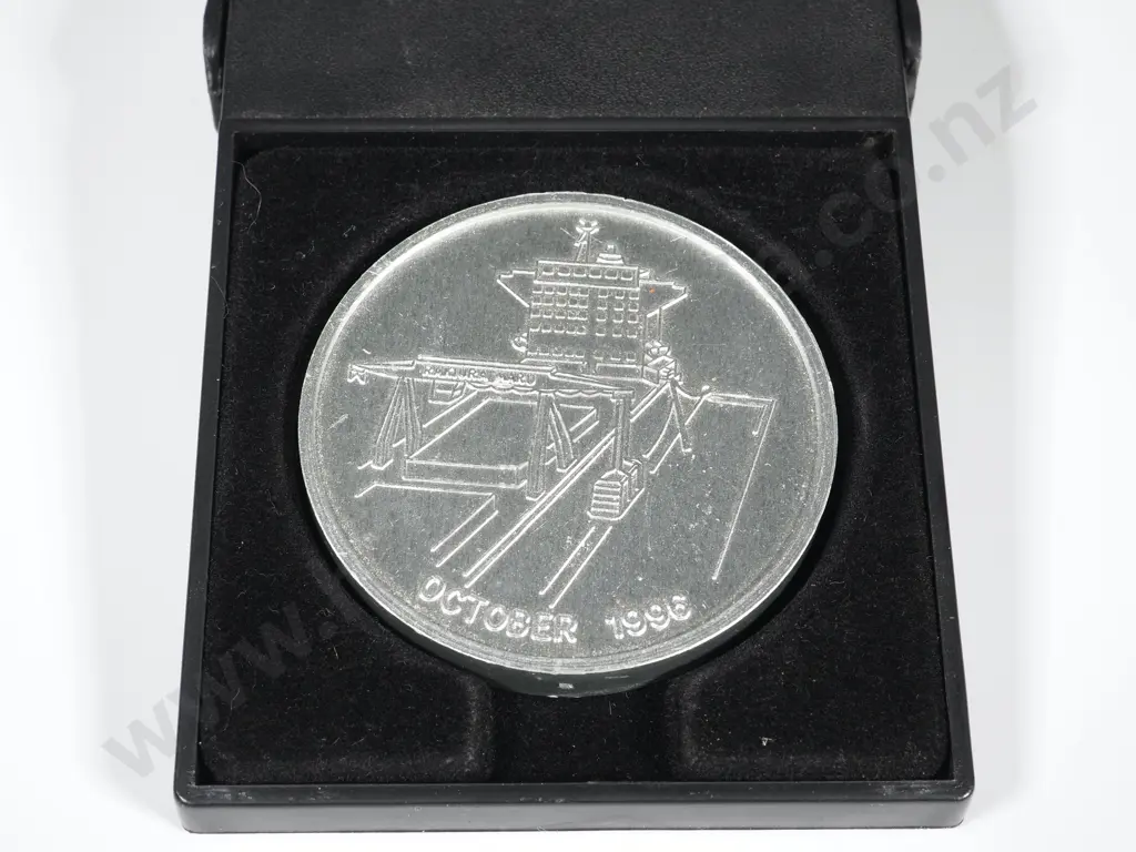 Cased Tiwai Smelter Commemorative Medallion "Five Millionth Ton Aluminium"  Image 1++