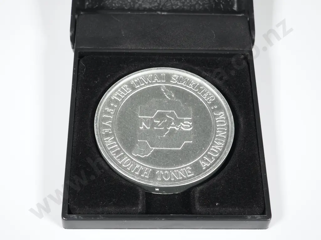 Cased Tiwai Smelter Commemorative Medallion "Five Millionth Ton Aluminium"  Image 1++