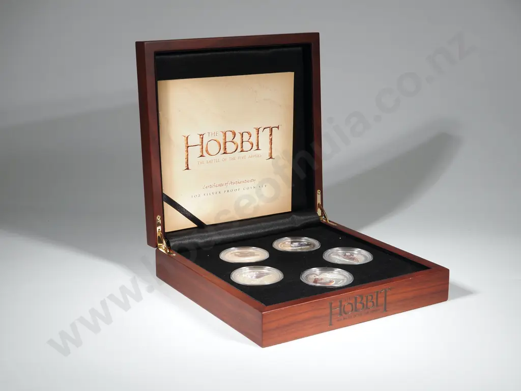 New Zealand Post "The Hobbit" Cased Set Of Five One Oz Silver Coins  Image 1++