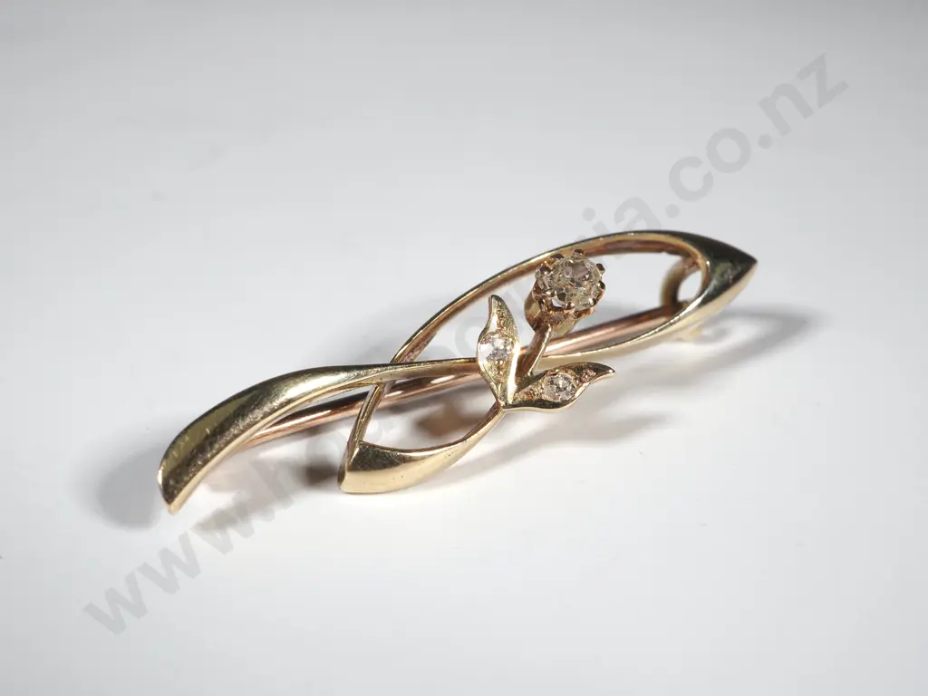 A 15ct Gold & Diamond Brooch By Benjamin Petersen, Christchurch. Marked BP & Co. In Original Box Marked Petersens  Ltd Image 1++