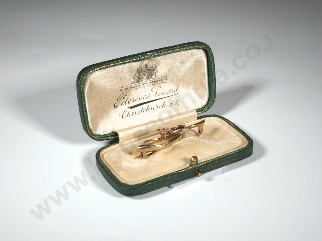 A 15ct Gold & Diamond Brooch By Benjamin Petersen, Christchurch. Marked BP & Co. In Original Box Marked Petersens  Ltd Image 1++