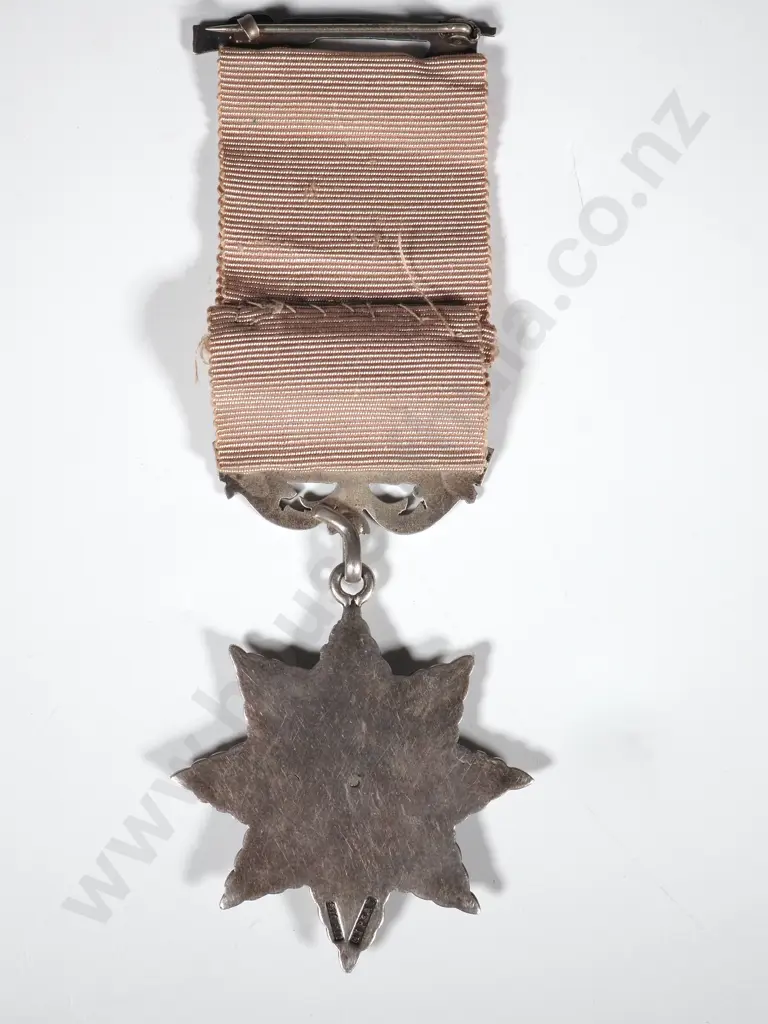 N.R.A. (National Rifle Association), Sterling Silver  Medal with Gold Cross Rifles & Enamel Drop.Engraved 1931 Image 1++