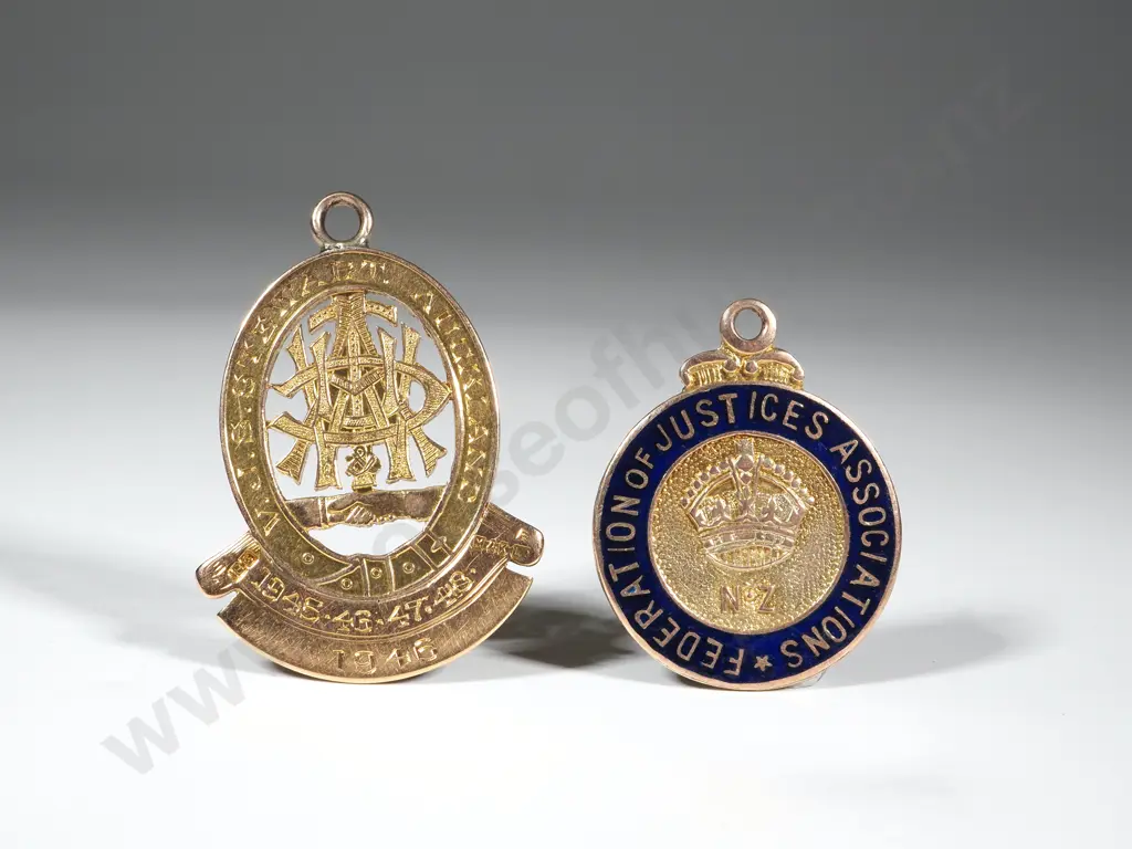 18ct Gold United Commercial Travellers & Warehousemen's Association of New Zealand & 9ct Gold Federation of Justices Fob Image 1++