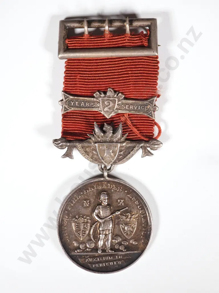 Sterling Silver United Fire Brigades Association Of NZ  Long Service Medal For Foreman G Young Image 1++