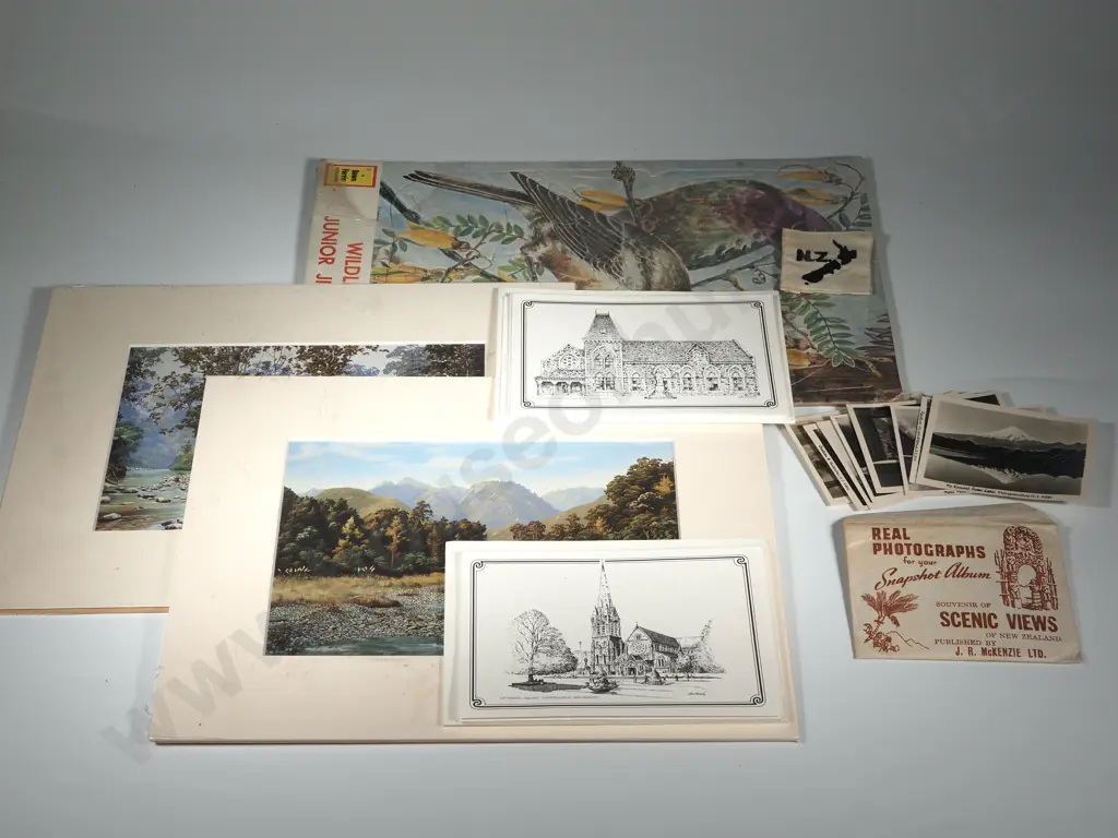 NZ Wildlife Jigsaw "Bellbirds", " Real Photographs For Your Snapshot Album", Christchurch Scene Cards, NZ Tapestry Badge Image 1++