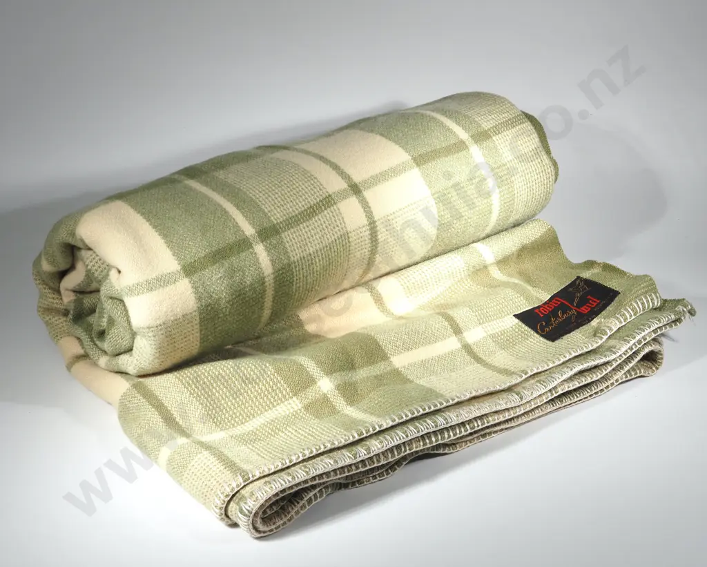 Green & White Double Checked NZ Wool Blanket. Robin Wul Canterbury. Image 1++