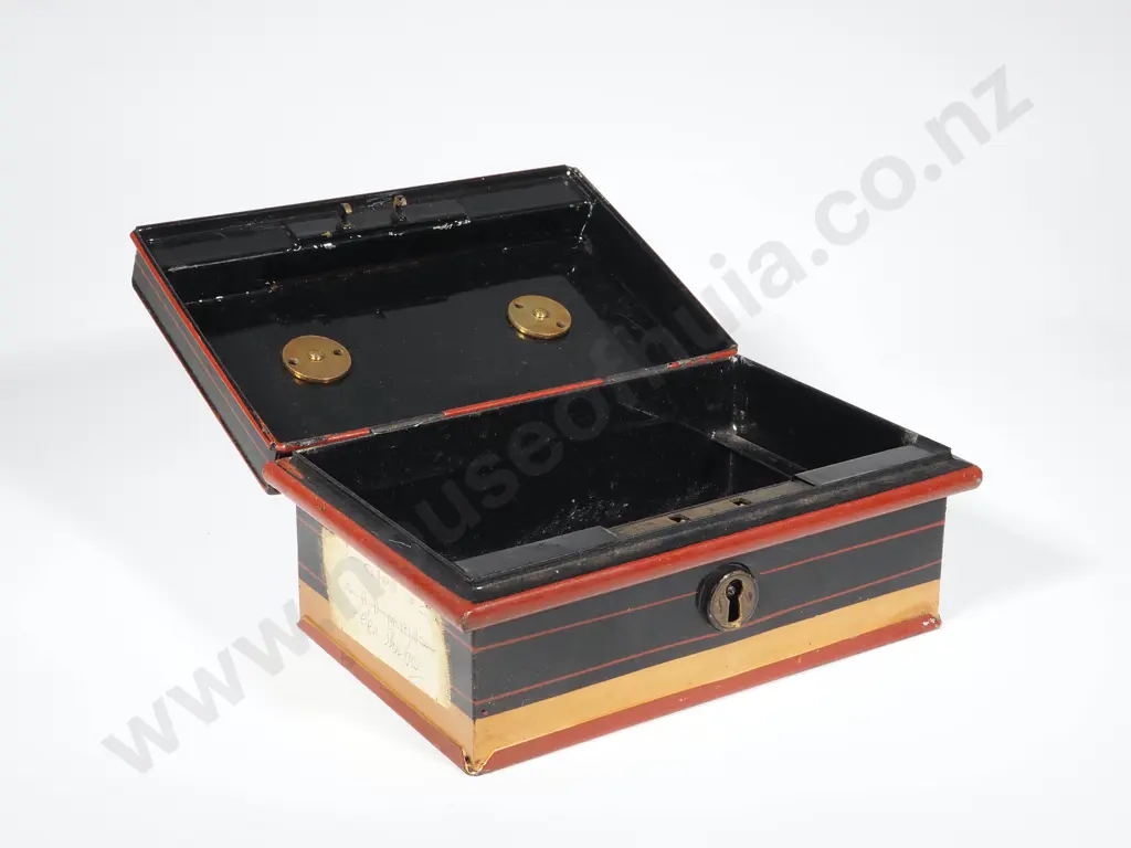 1930s Money Box/Cash Tin   Image 1++