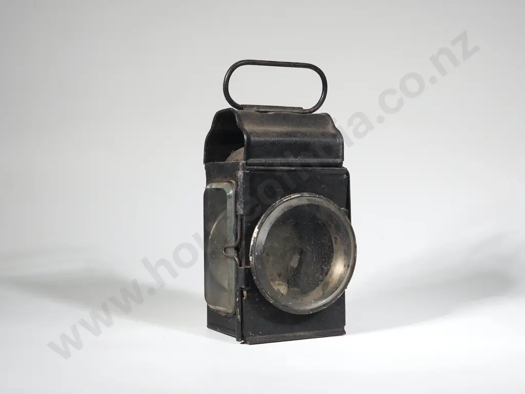 Antique Black Hand-held Lamp Image 1++