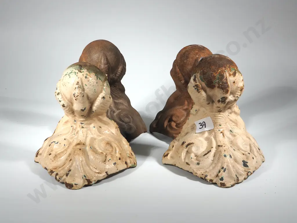 Set of Four Cast Iron Ball & Claw Bath Feet Image 1++